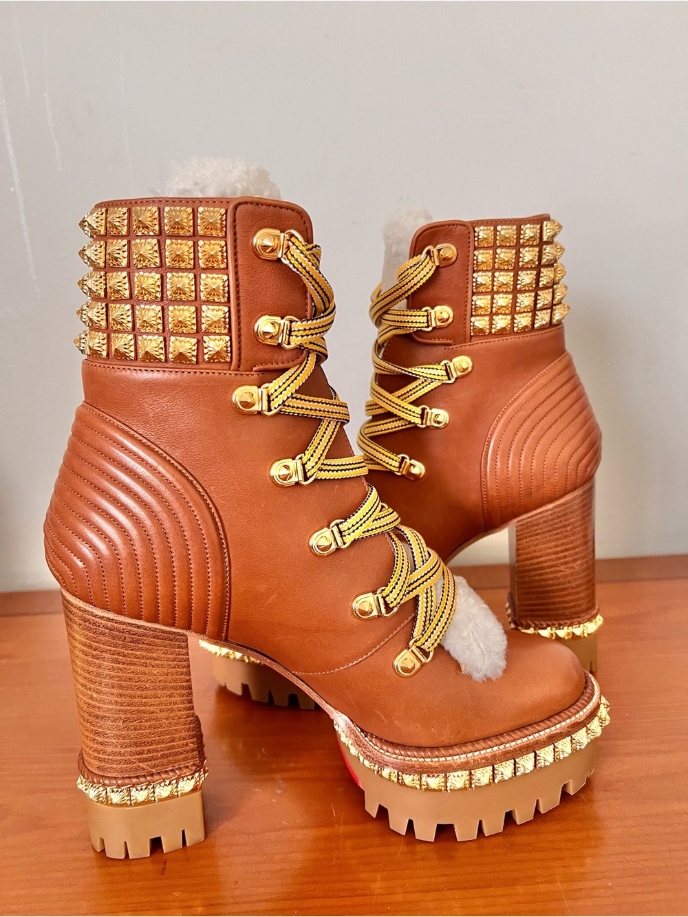 Christian Louboutin Yeti Donna Ankle Boots With Gold Spikes Size 40 Super Rare. - Picture 5 of 9